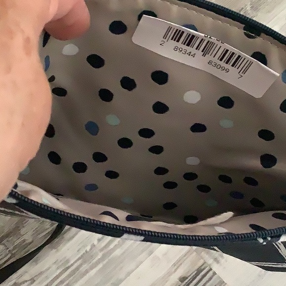 JEWELL wristlet or cosmetic bag pineapple decor blue white single compar… - Picture 5 of 6